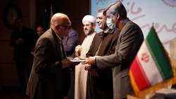 تجلیل از بیش 100 نفر از برگزیدگان مشاغل مختلف در دانشگاه علوم پزشکی استان سمنان در همایش خدمت ماندگار